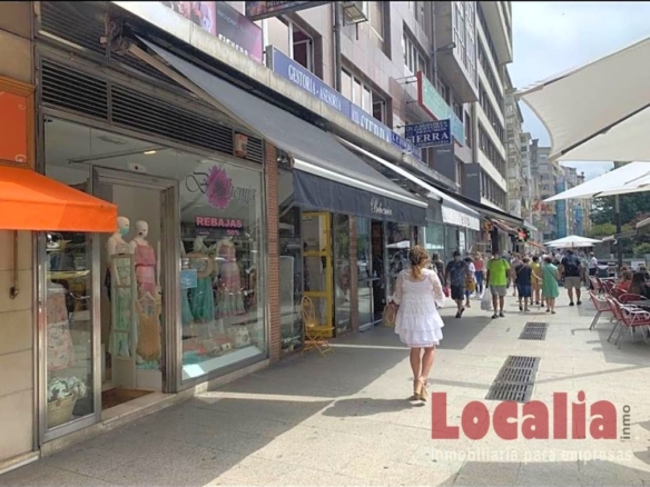 Imagen 1 de Local comercial en Amós de Escalante. Santander