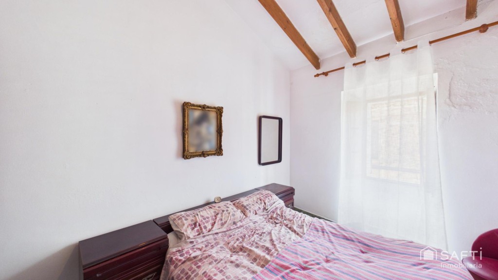 Imagen 2 de Amplia vivienda con terraza