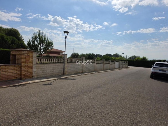 Imagen 4 de ¡Oportunidad en Alpicat! Parcela de 2.508 m2 en Urbanización Terrabaixa