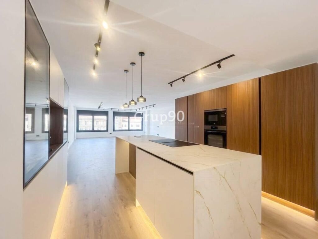 Imagen 3 de Piso señorial reformado a estrenar en Av. Madrid – Centro de Lleida