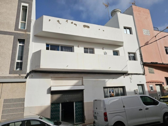 Imagen 1 de Casa en Calle Escultor Plácido Fleitas