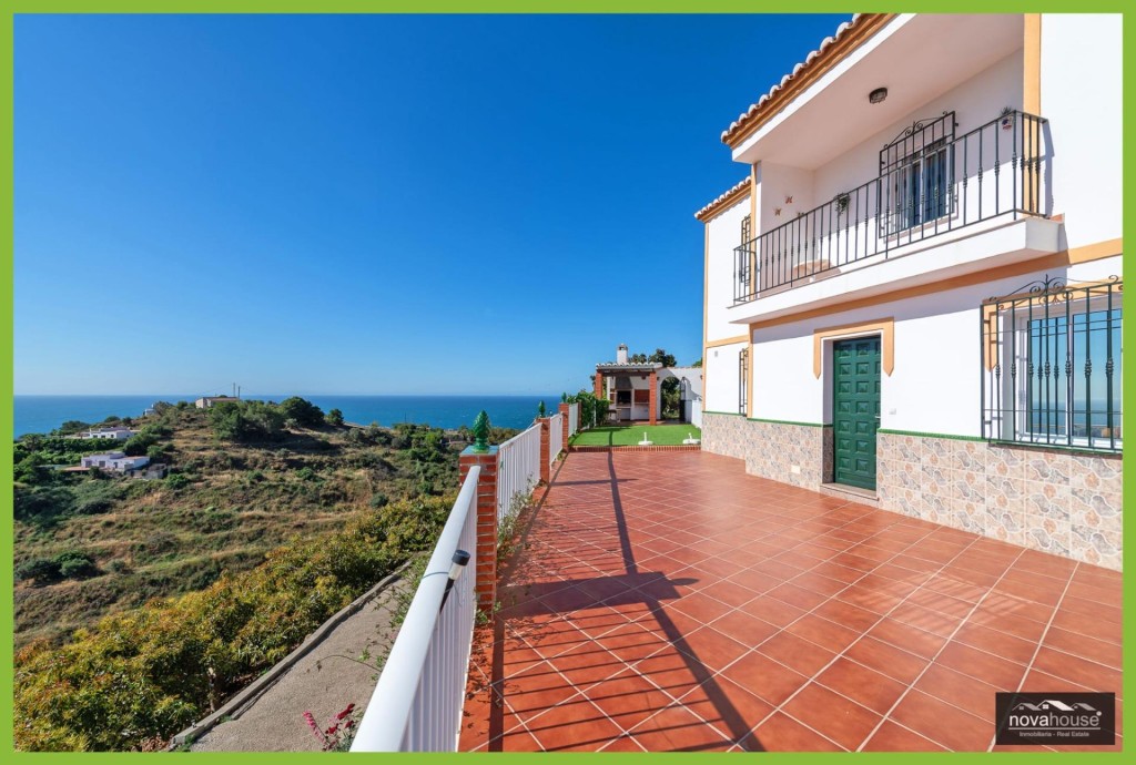 Imagen 3 de Exclusiva finca de aguacates con dos viviendas y espectaculares vistas al mar