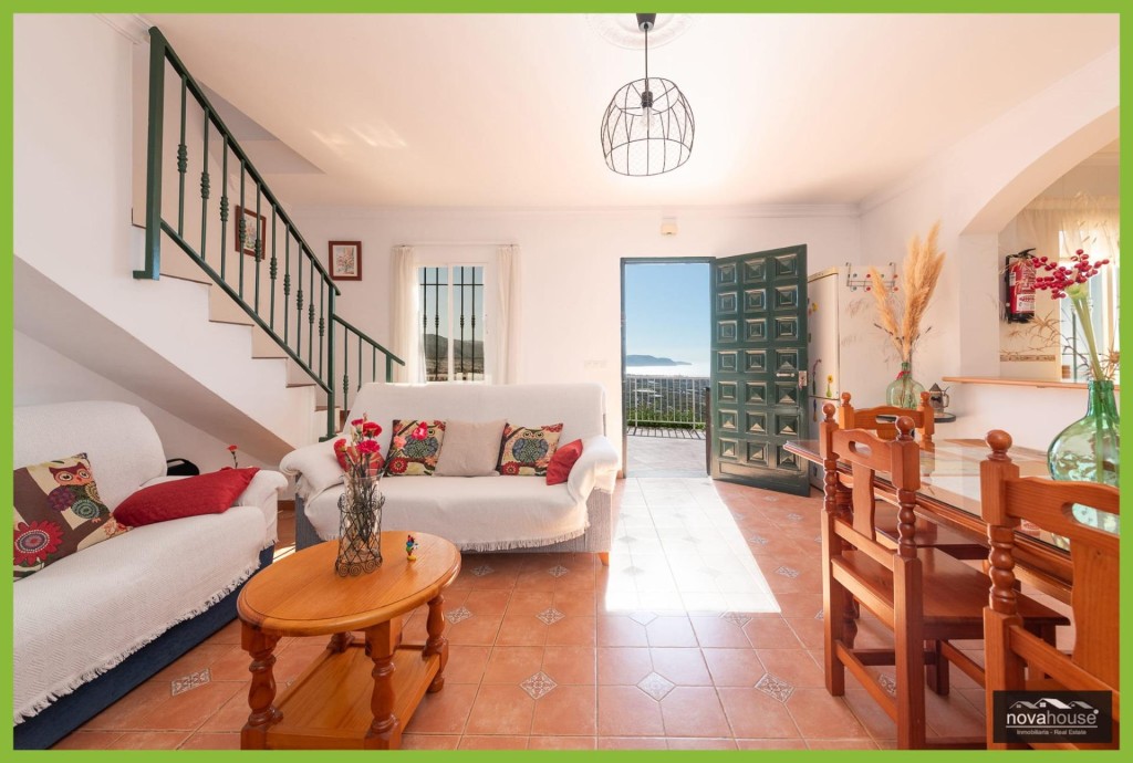 Imagen 4 de Exclusiva finca de aguacates con dos viviendas y espectaculares vistas al mar