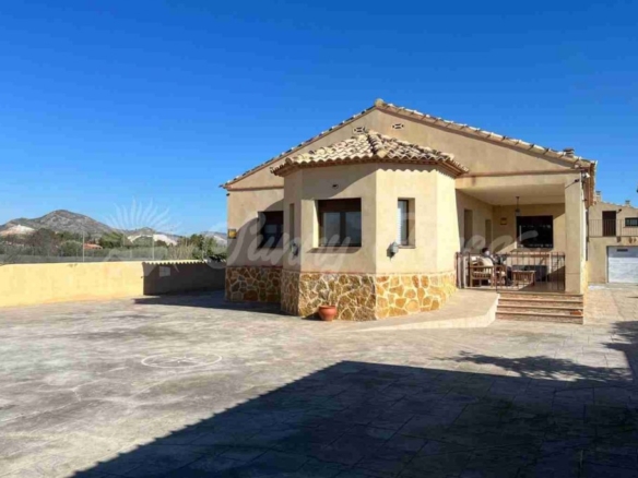 Imagen 1 de Casa-Chalet en Venta en Caudete Albacete