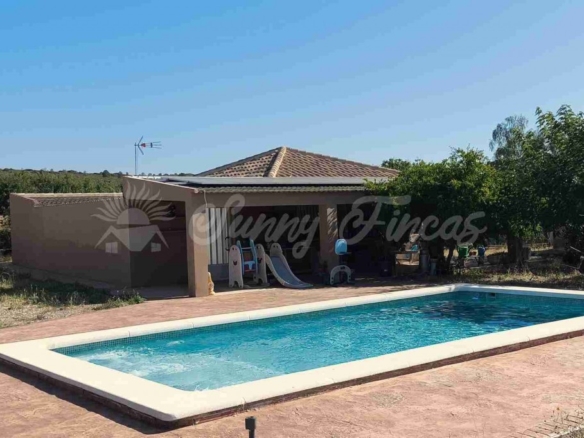 Imagen 1 de Casa de campo-Masía en Venta en Caudete Albacete