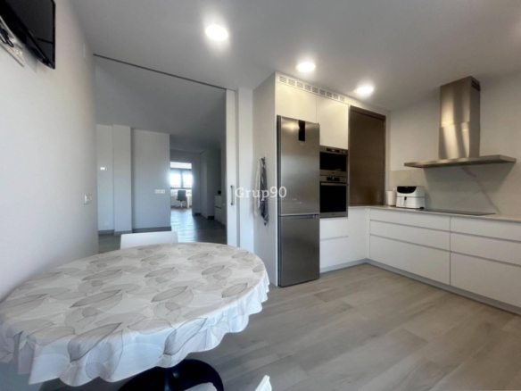 Imagen 2 de ? ESPECTACULAR CASA SEMINUEVA EN IVARS D’URGELL – ESPACIO