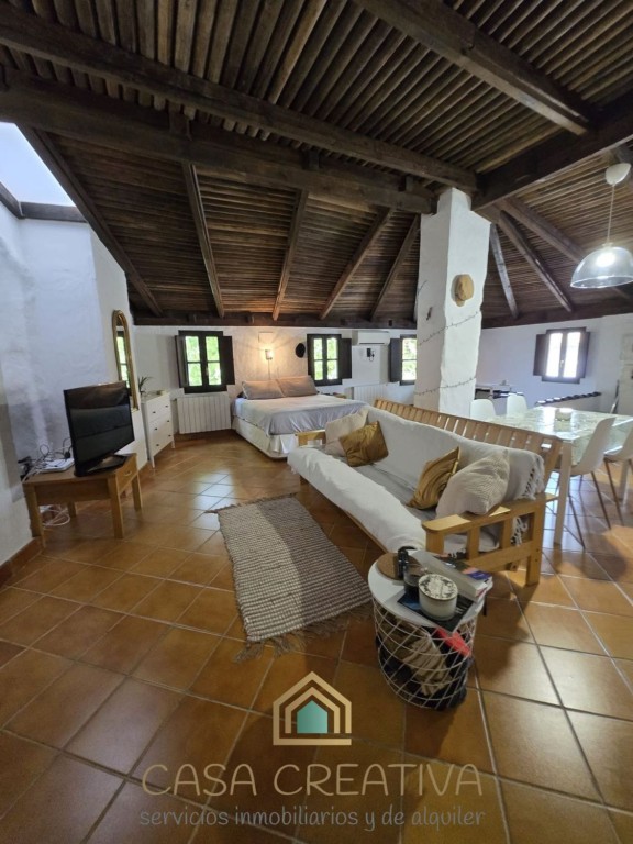 Imagen 3 de ESTUDIO EN ALQUILER EN XÀTIVA – BUHARDILLA CON TERRAZA Y VISTAS AL CASTILLO