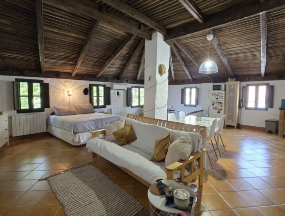 po-1266585-imagen - El Club del Propietario Imagen 1 de ESTUDIO EN ALQUILER EN XÀTIVA – BUHARDILLA CON TERRAZA Y VISTAS AL CASTILLO
