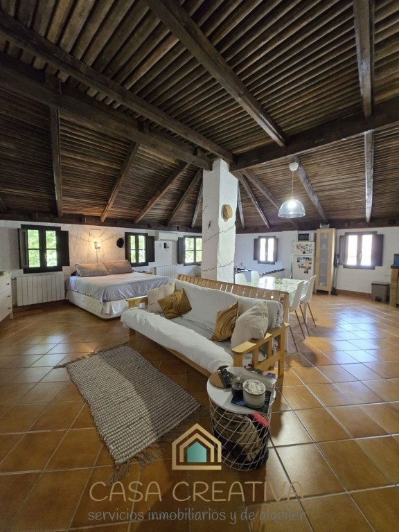 Imagen 1 de ESTUDIO EN ALQUILER EN XÀTIVA – BUHARDILLA CON TERRAZA Y VISTAS AL CASTILLO