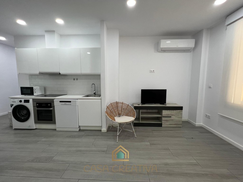 Imagen 2 de ESTUDIO LOFT EN ALQUILER JUNTO AL MERCADO CENTRAL – VALENCIA