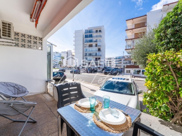 Imagen 1 de Apartamento con licencia turística a 1 minuto del mar – Roses (Costa Brava)