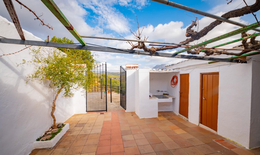 Imagen 2 de VENTA DE FINCA RUSTICA EN LA ZONA DE LA SIERRA DEL TORCAL