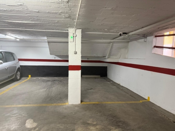 Imagen 4 de Tu tranquilidad empieza aquí: dos plazas de garaje en Calle San Pedro