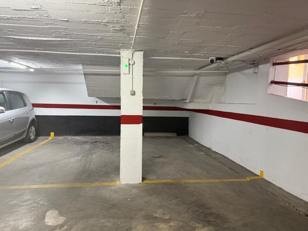 Imagen 4 de Tu tranquilidad empieza aquí: dos plazas de garaje en Calle San Pedro
