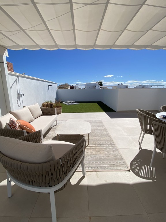 Imagen 1 de Casa-Chalet en Venta en Pilar De La Horadada Alicante