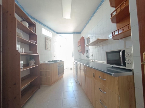 Imagen 1 de ¡ALQUILER PARA ESTUDIANTES! 4 HABITACIONES Y 2 BAÑOS CON TERRAZA