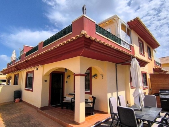 de 102m2 con 3 dormitorios y 2 baños
