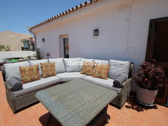 Imagen 2 de Casa-Chalet en Venta en Pueblo Nuevo De Guadiaro Cádiz