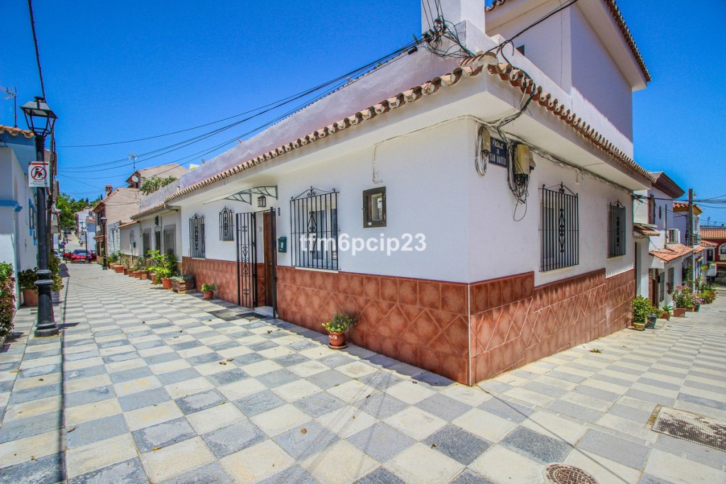 Imagen 1 de Casa-Chalet en Venta en Pueblo Nuevo De Guadiaro Cádiz