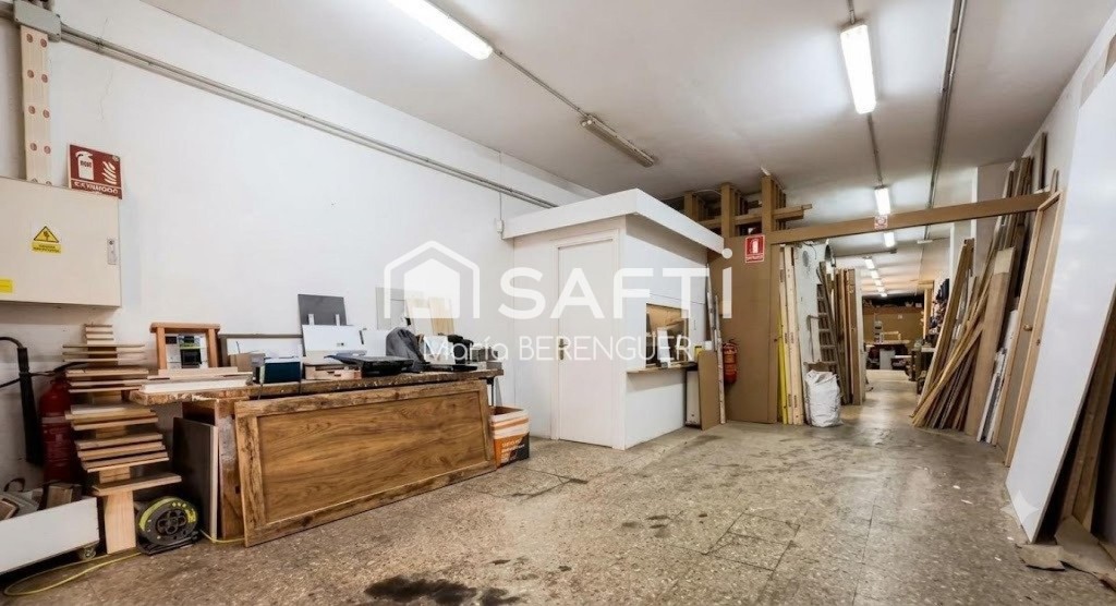 Imagen 1 de Local versátil en Cornellà con licencia carpinteria
