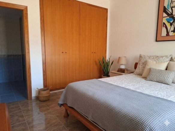 Imagen 4 de Casa esquinera con zona polivalente y garaje doble