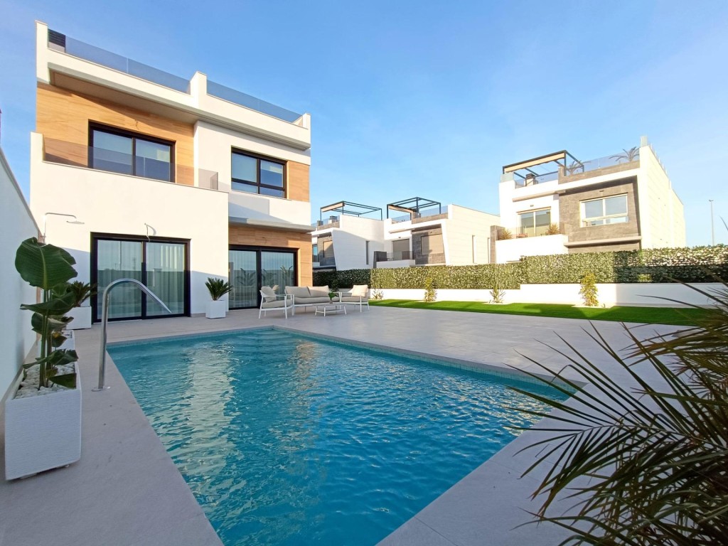 Imagen 2 de Exclusivos Chalets Adosados de Obra Nueva en Benijófar