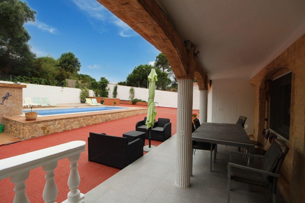 Imagen 2 de Amplia y preciosa casa con 2 piscinas