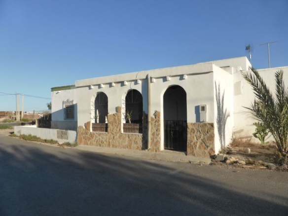 Imagen 1 de Casa de campo-Masía en Venta en Nijar Almería
