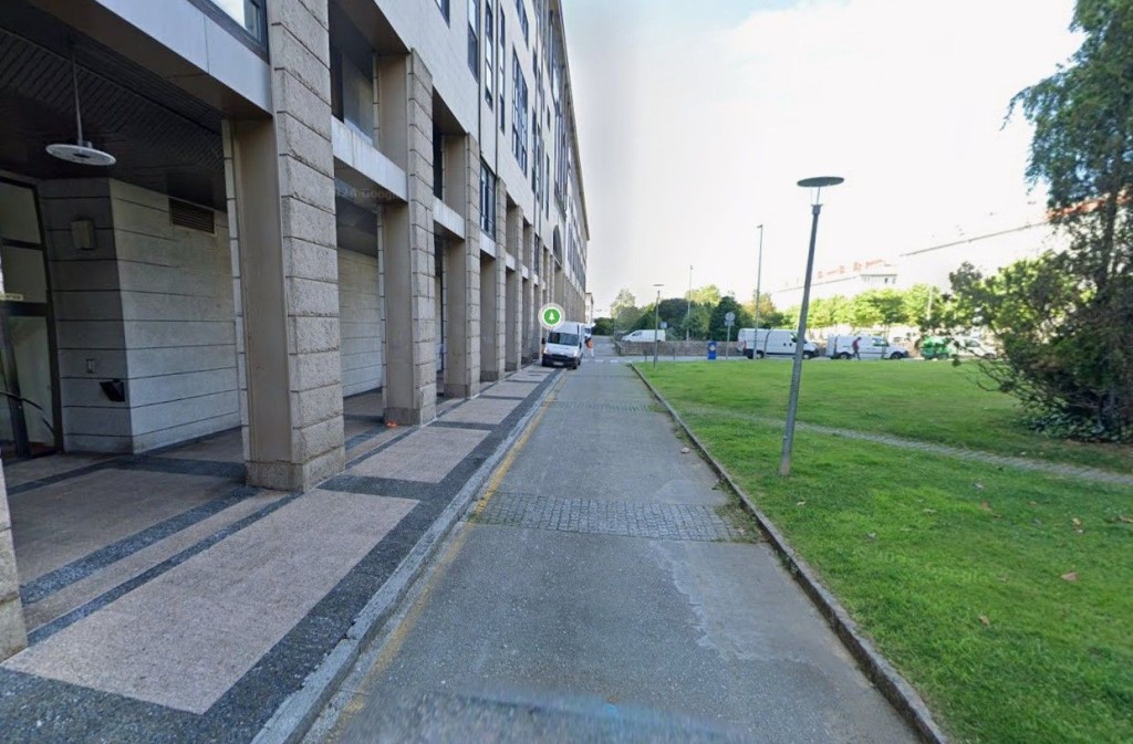 Imagen 2 de Local comercial en Venta en Santiago De Compostela La Coruña