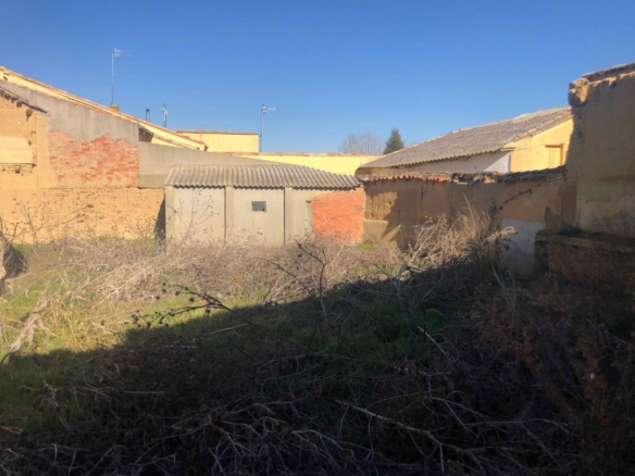 Imagen 4 de Casa-Chalet en Venta en Moral De La Reina Valladolid