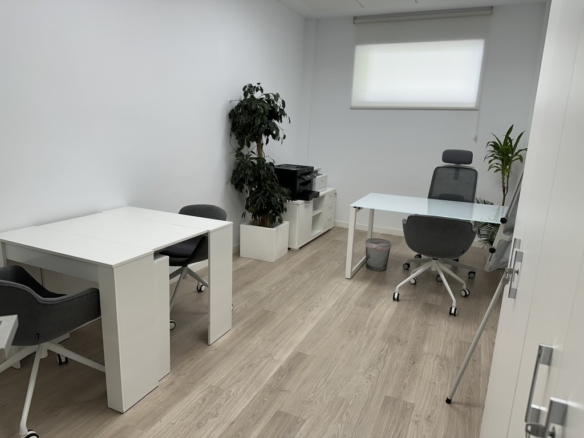 Imagen 1 de Oficina en Alquiler en Albir Alicante