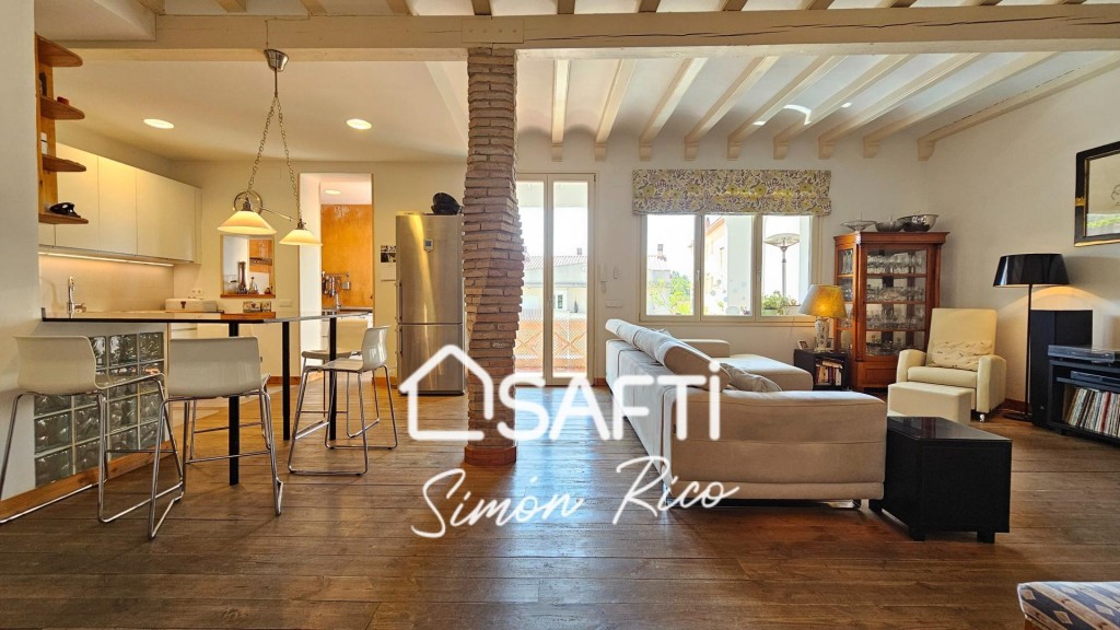 Imagen 1 de Casa regia modernista con encanto histórico