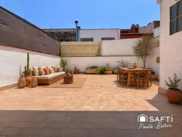Imagen 1 de Vivienda Unifamiliar adosada en el centro de Vilanova y a 5' de la playa
