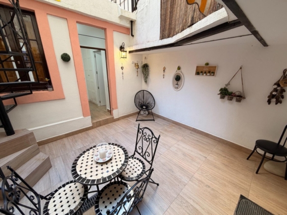 Imagen 3 de Bajo con terraza en finca modernista con ascensor