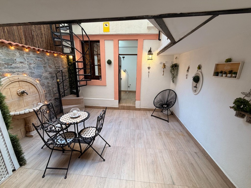Imagen 4 de Bajo con terraza en finca modernista con ascensor