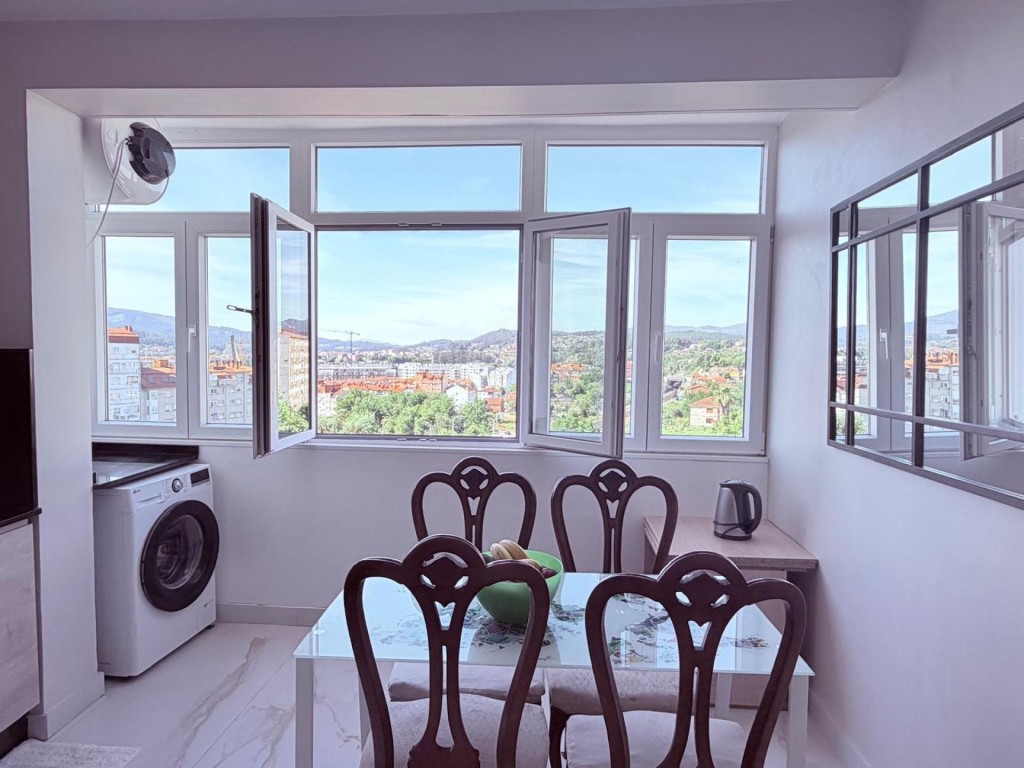 Imagen 1 de Exclusiva vivienda reformada en una de las mejores zonas de Pontevedra