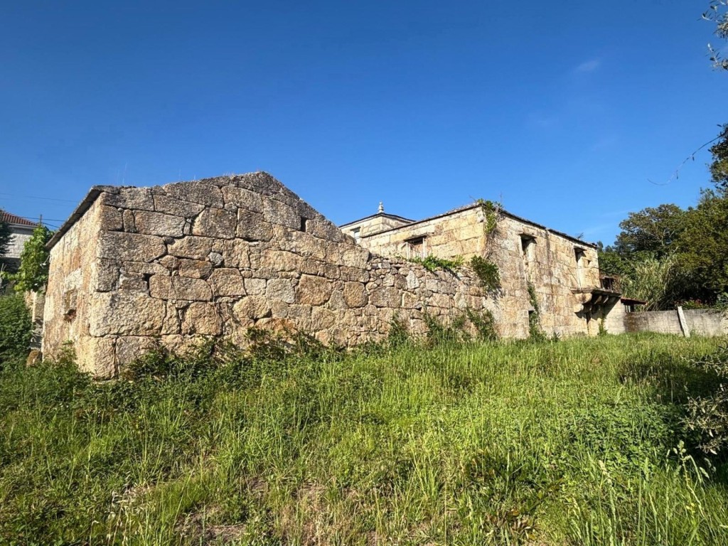 Imagen 2 de SE VENDE CASA AREFORMAR EN MEDER - SALVATERRA DE MIÑO - PONTEVEDRA