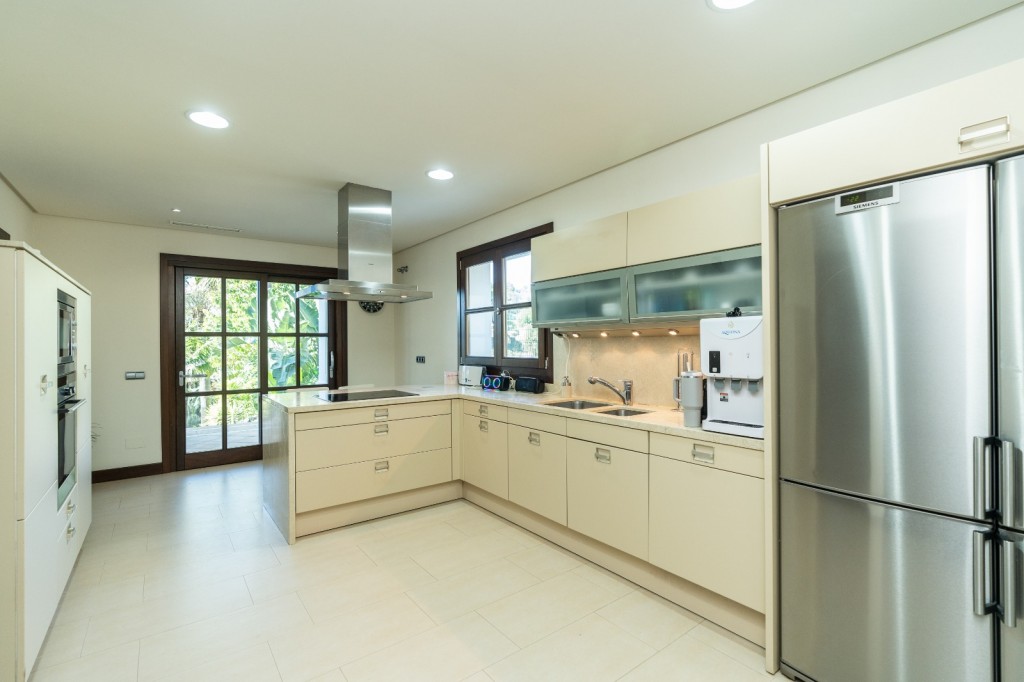 Imagen 3 de Casa-Chalet en Venta en Benahavis Málaga