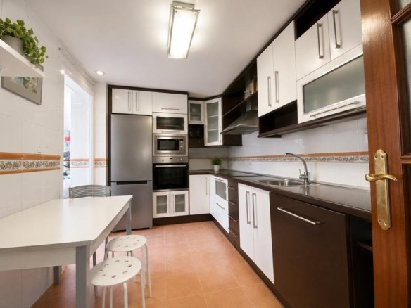 Imagen 2 de MAGNÍFICA VIVIENDA EN TEATINOS