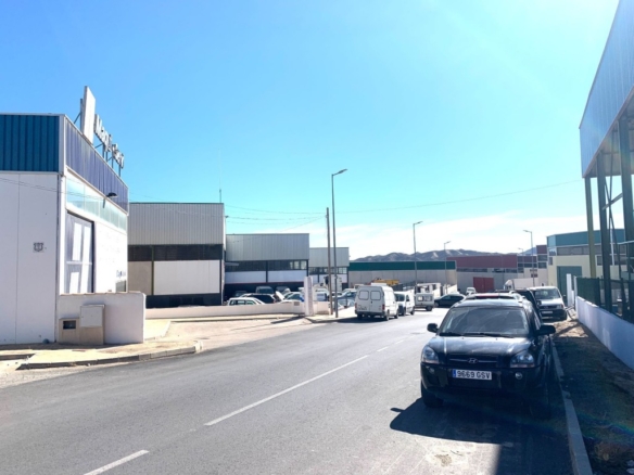 Imagen 2 de Nave industrial en Venta en Arboleas Almería
