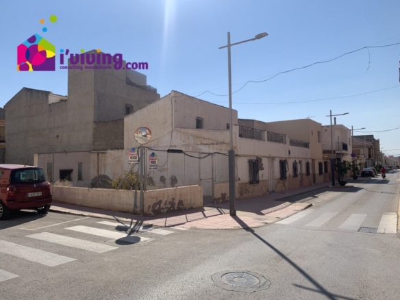 Imagen 1 de Solar residencial en Venta en Albox Almería