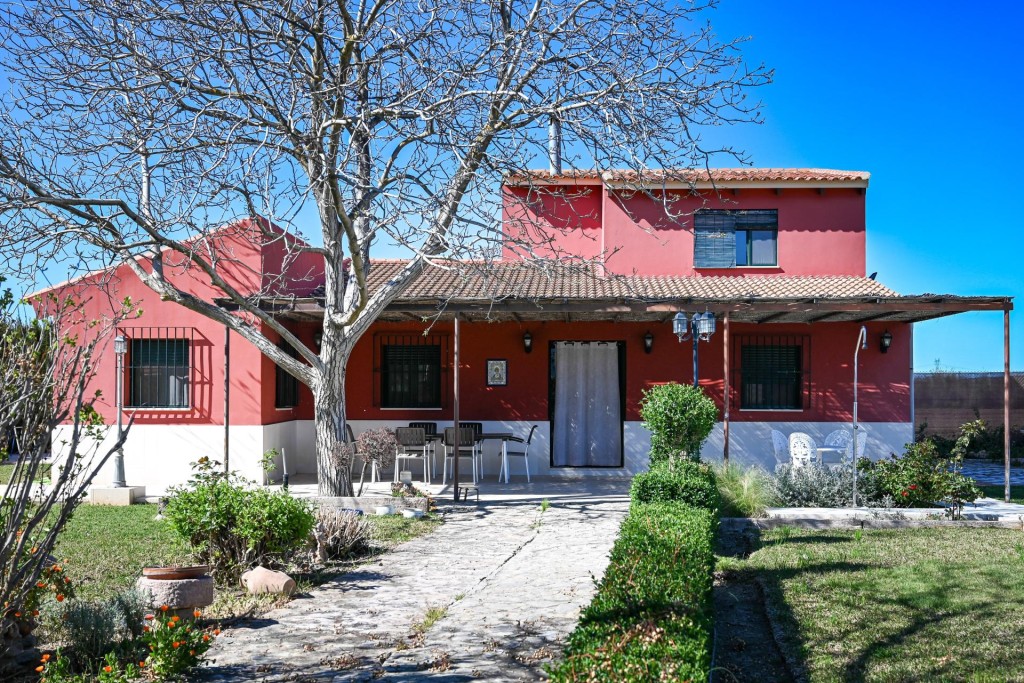 Imagen 3 de Exclusiva casa de campo URBANA en la Vega de Antequera
