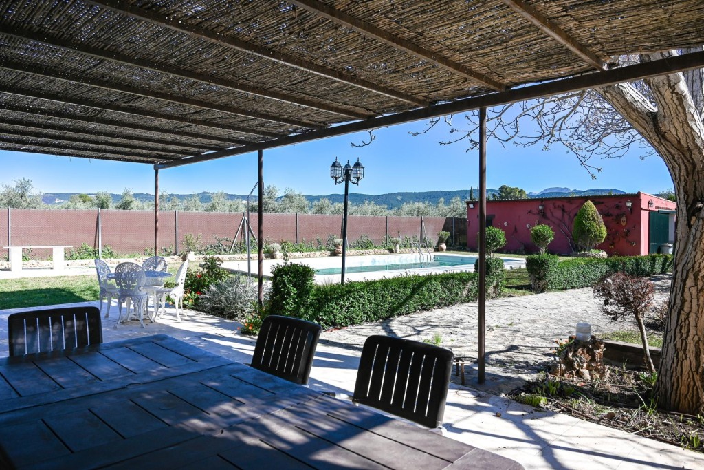 Imagen 1 de Exclusiva casa de campo URBANA en la Vega de Antequera