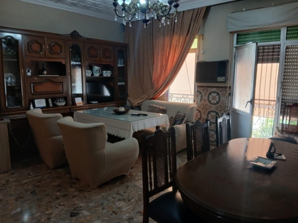 Imagen 2 de Magnífica vivienda con local/garaje en pleno centro de Los Palacios!!!