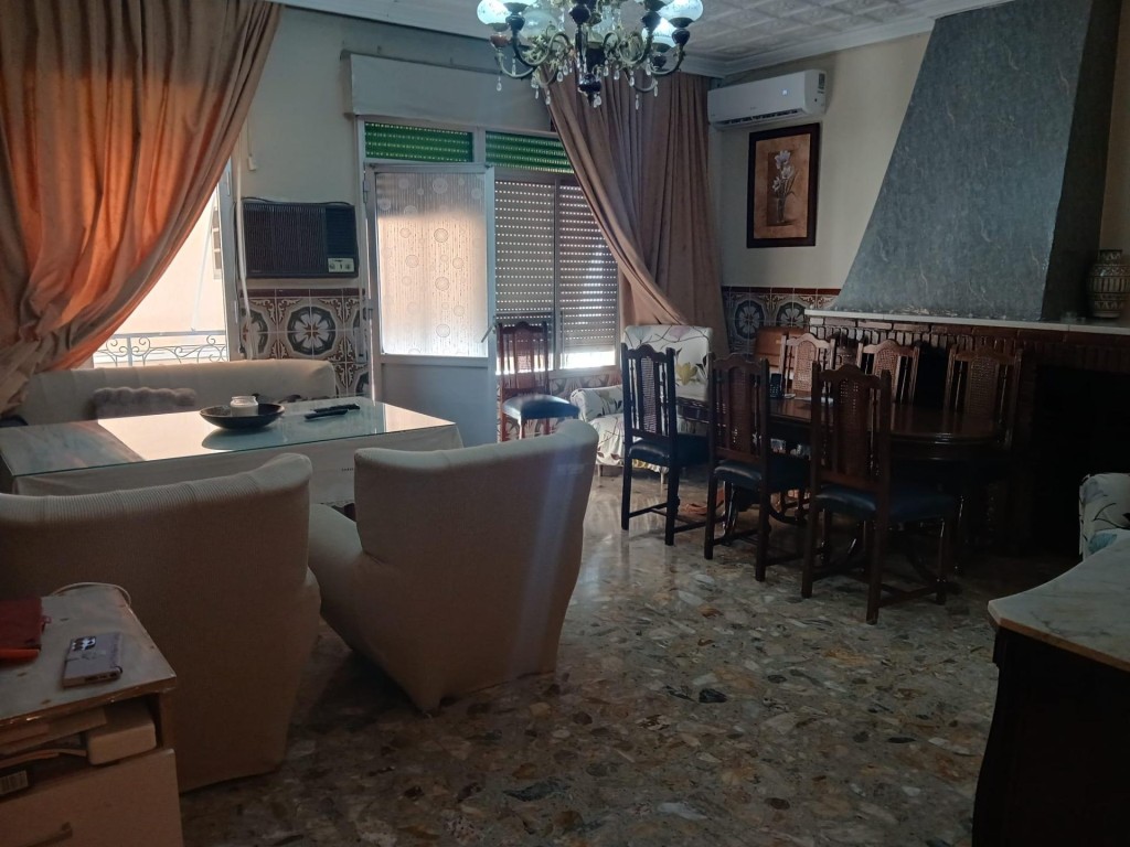 Imagen 3 de Magnífica vivienda con local/garaje en pleno centro de Los Palacios!!!