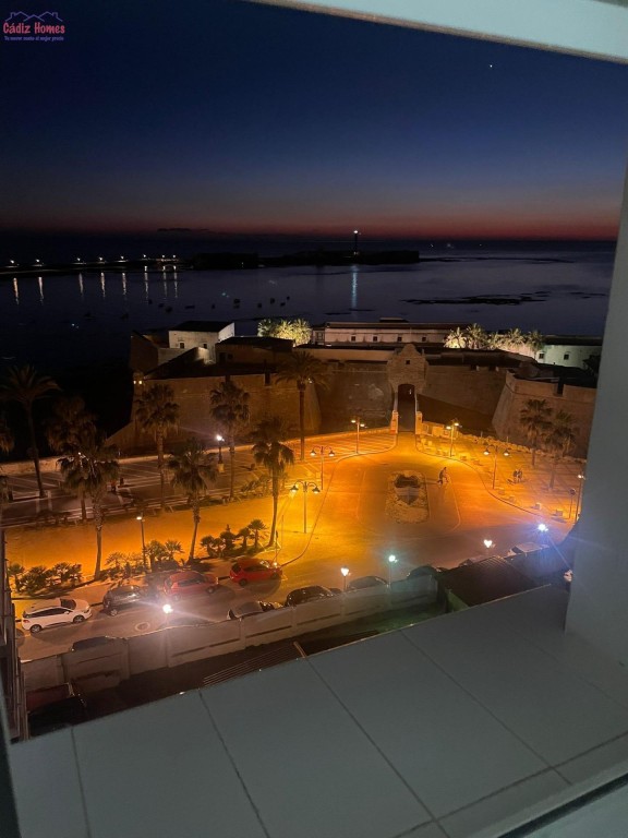 Imagen 2 de AMPLIA VIVIENDA A LOS PIES DE LA CALETA