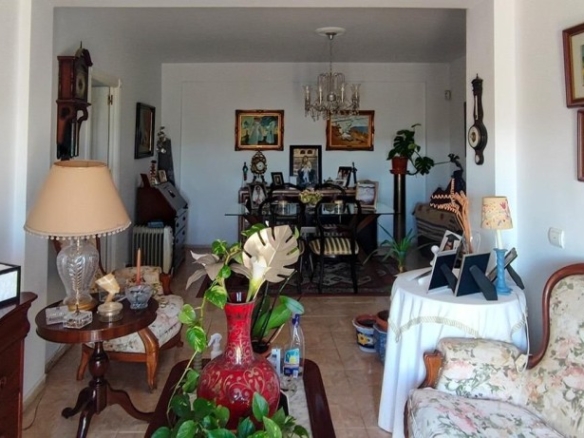 Imagen 3 de AMPLIA VIVIENDA A LOS PIES DE LA CALETA