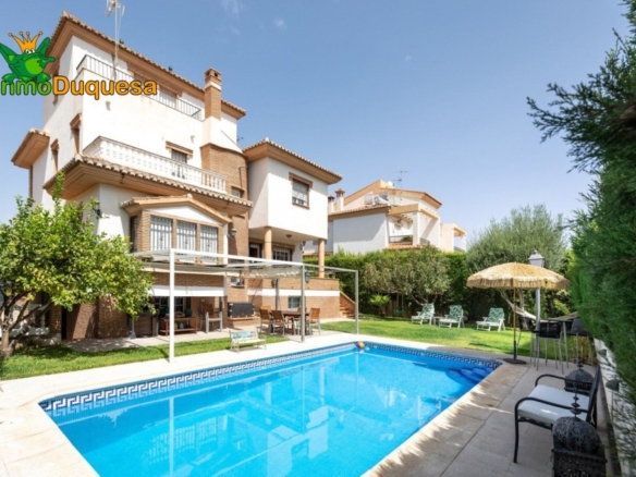 Imagen 1 de Precioso chalet independiente en "Urb. El Carmelo"