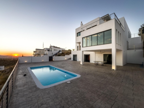 Imagen 3 de Chalet MINIMALISTA de DISEÑO MODERNO en venta en La Zubia.