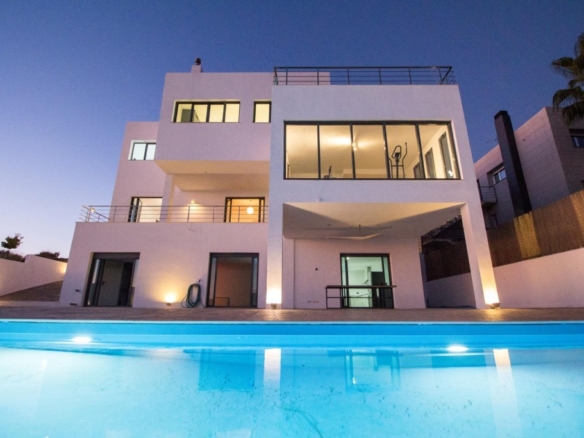 Imagen 1 de Chalet MINIMALISTA de DISEÑO MODERNO en venta en La Zubia.